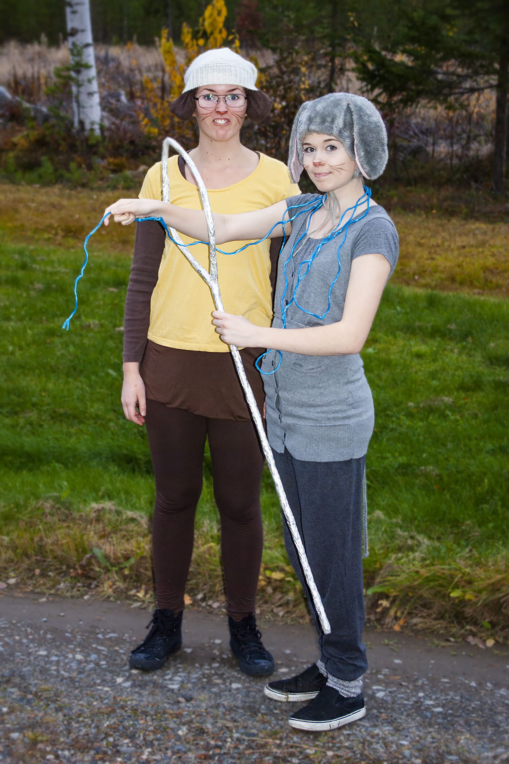 Lovisa och Daniela som Askungens möss