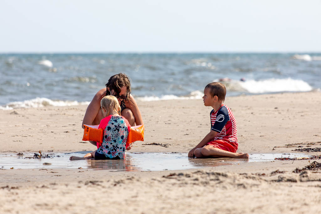 Johanna, Signe & Aron på Borrby strand