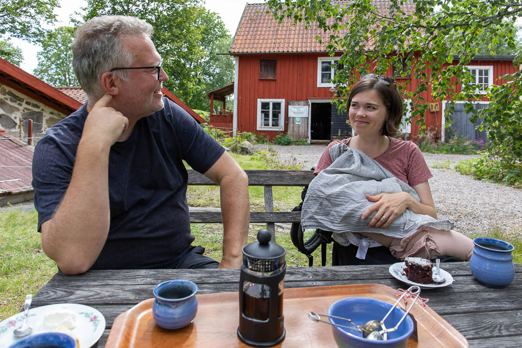 Fika i trädgården
