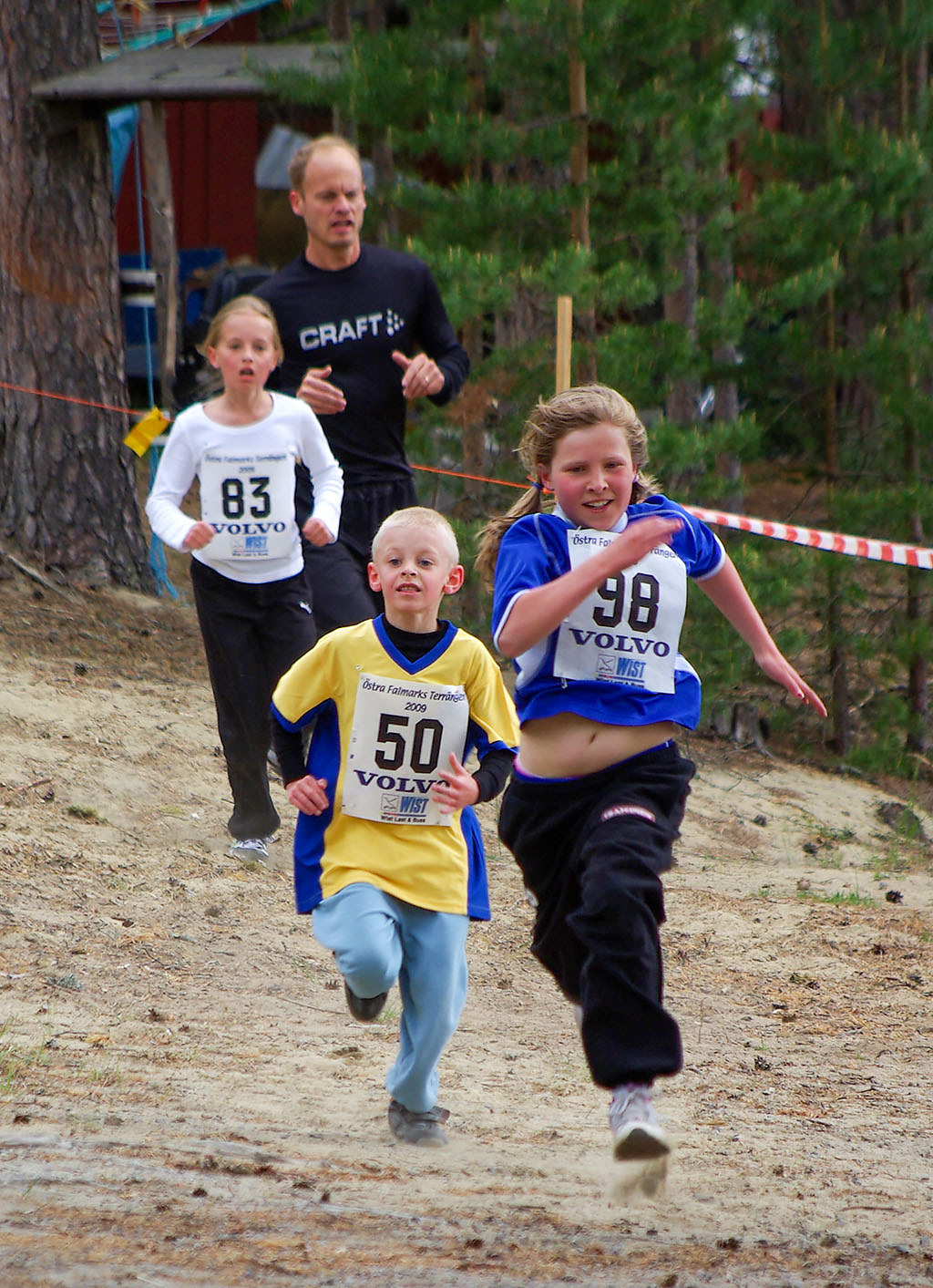 Tävlande barn