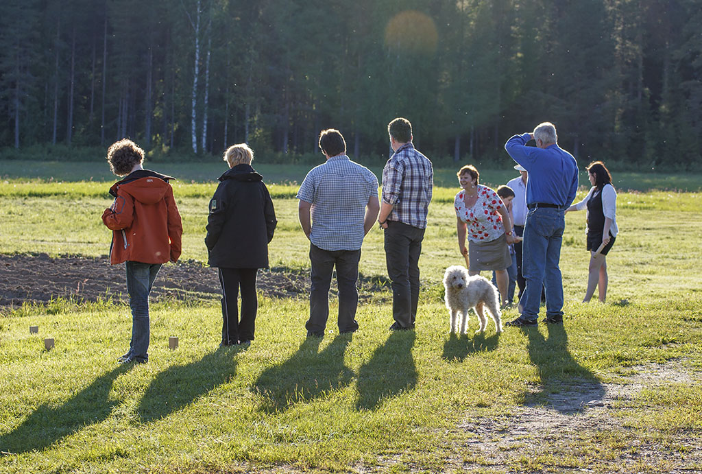 Lekar på midsommarafton