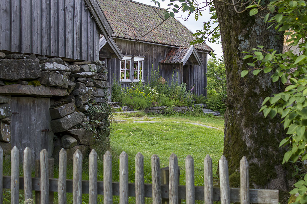 Äskhults by
