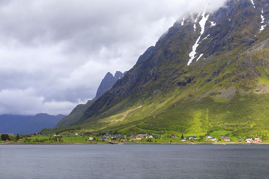 Laupstad, Vågan